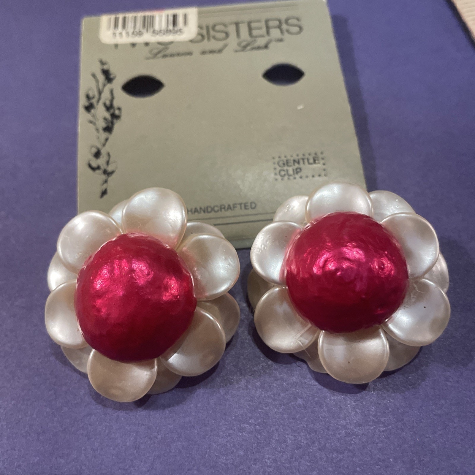 Vintage Lucite White Petals Pink Center Flower Mcm Gentle Clip Back Earrings Nos